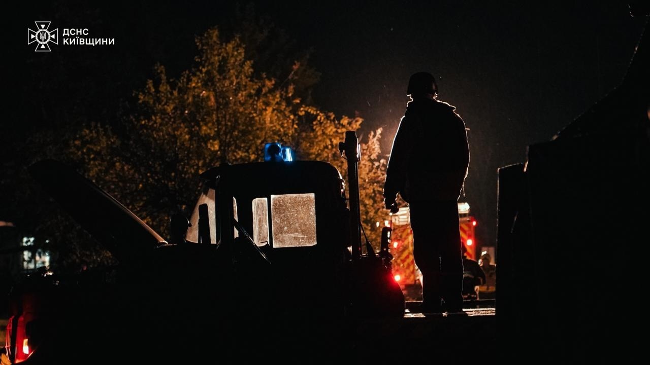 Внаслідок нічної атаки на Київщині травмовано двох людей