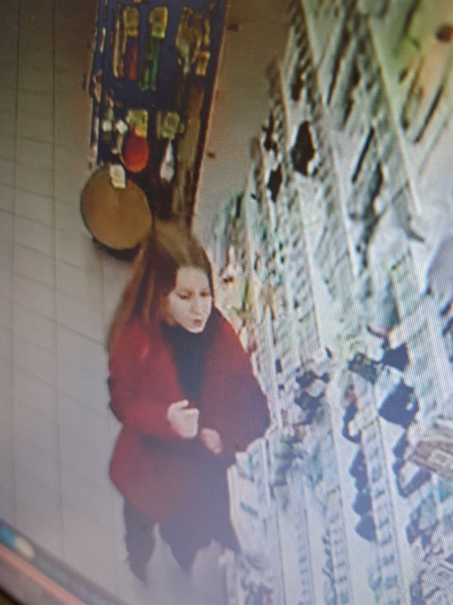 Поліція Переяслава розшукує жінку, яка підозрюється у крадіжці в магазині EVA