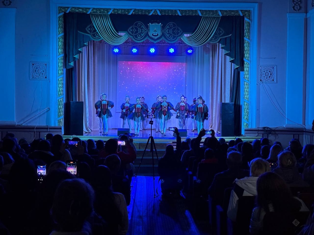 Гордість громади: у Переяславі нагородили 99 юних переможців олімпіад, творчих конкурсів і змагань