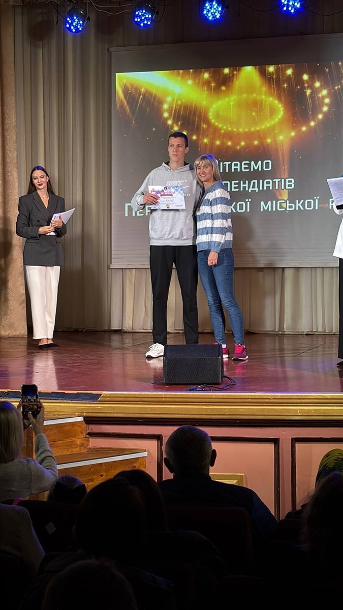 Гордість громади: у Переяславі нагородили 99 юних переможців олімпіад, творчих конкурсів і змагань