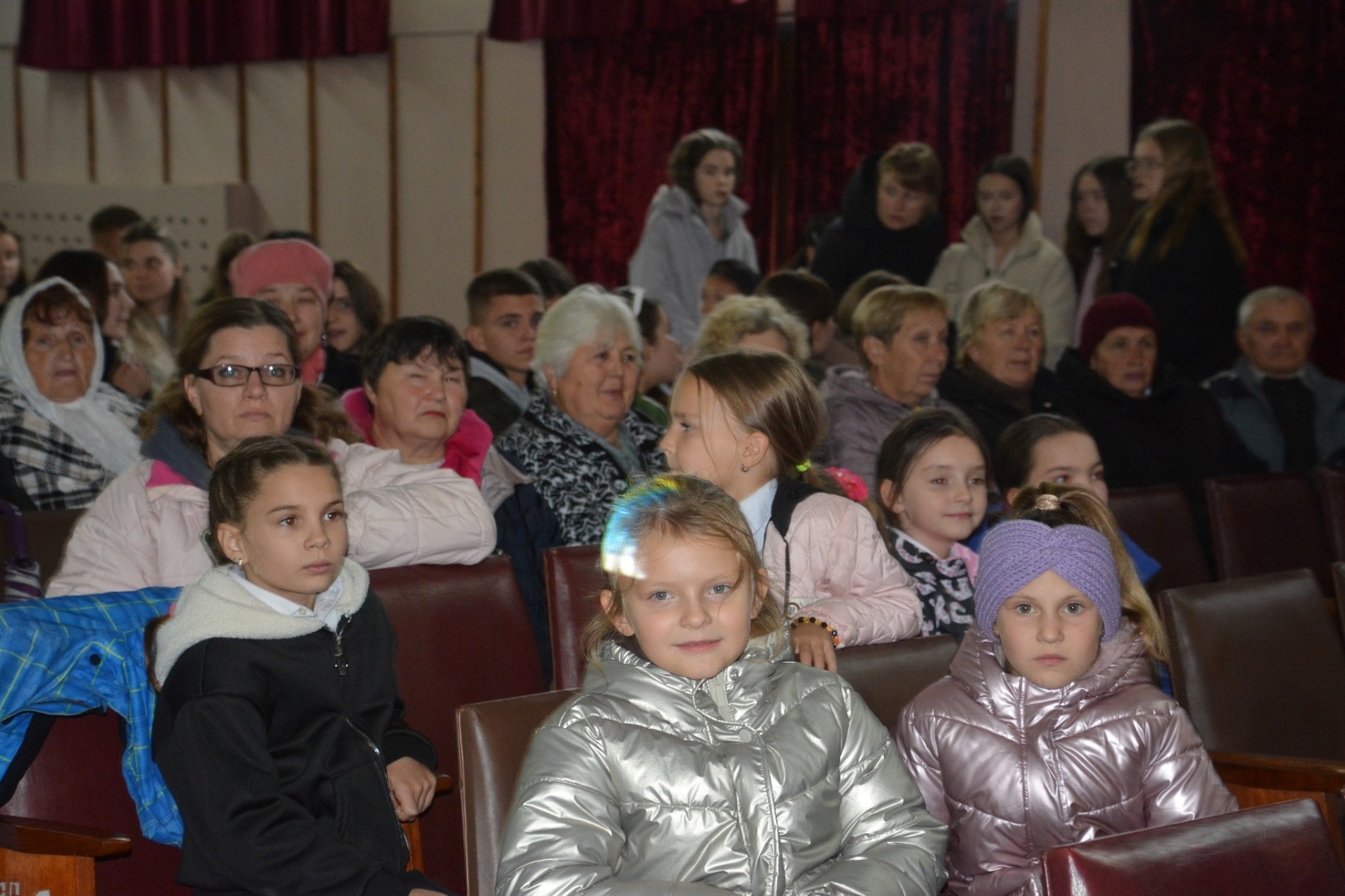 У Студениках відзначили День заснування громади і вручили дітям Героїв обереги 