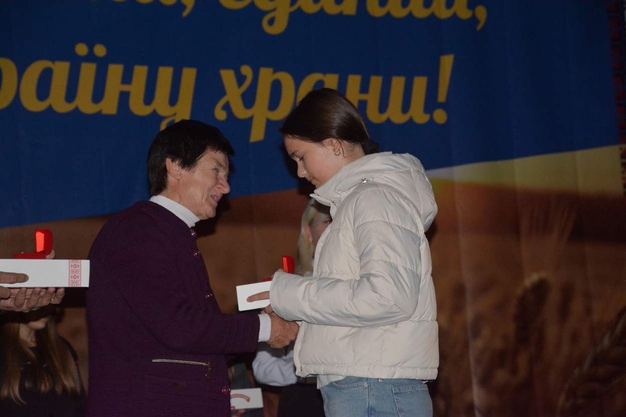 У Студениках відзначили День заснування громади і вручили дітям Героїв обереги "Батьківське серце"