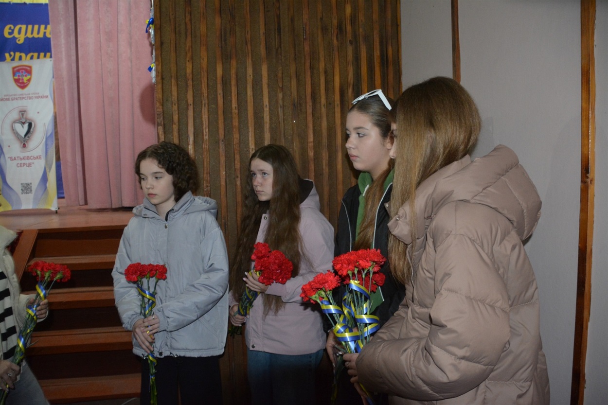 У Студениках відзначили День заснування громади і вручили дітям Героїв обереги "Батьківське серце"