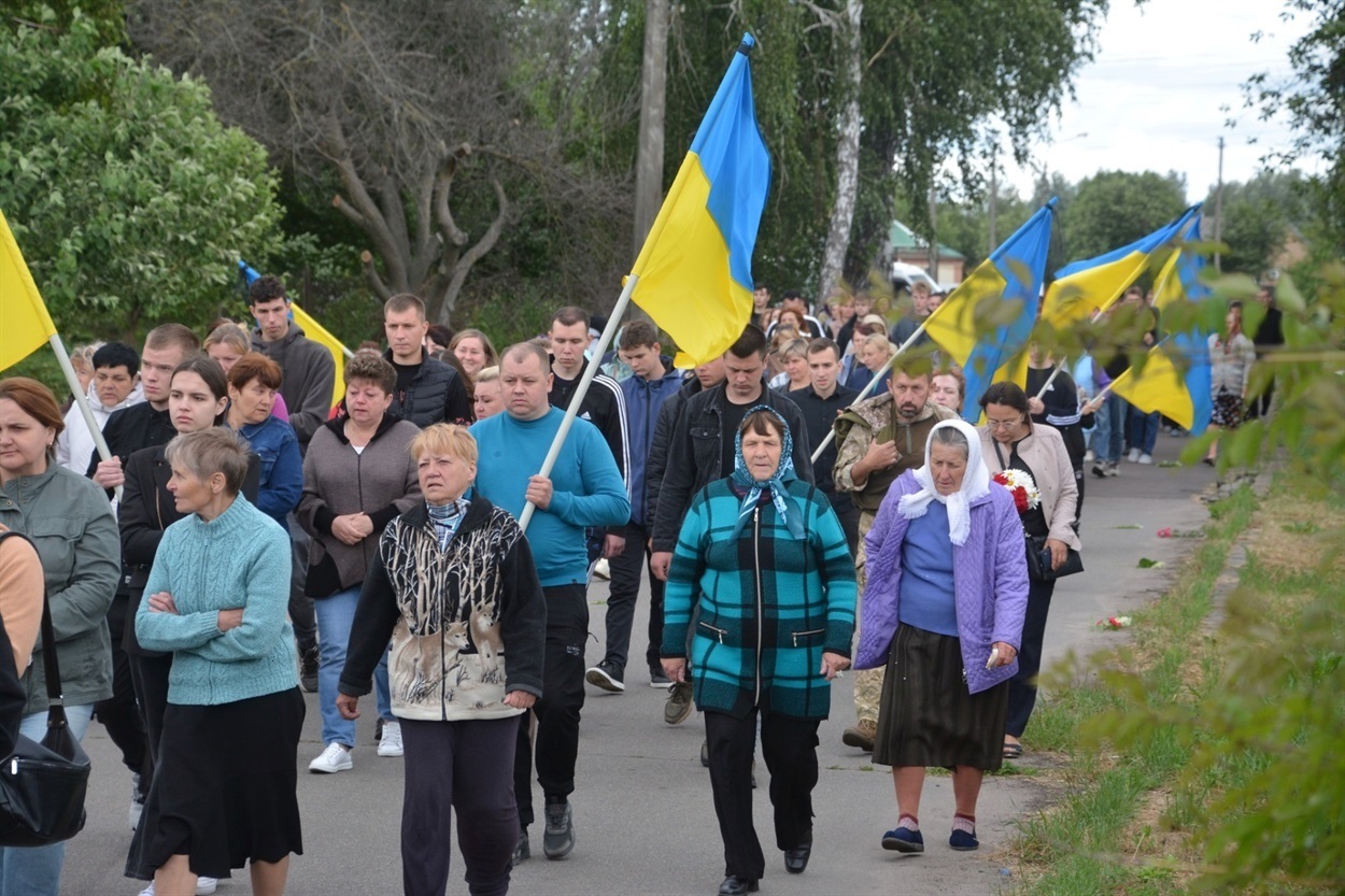 Так гідно і з пошаною проврджають в останню дорогу Воїна в сільських громадах Перяславщини