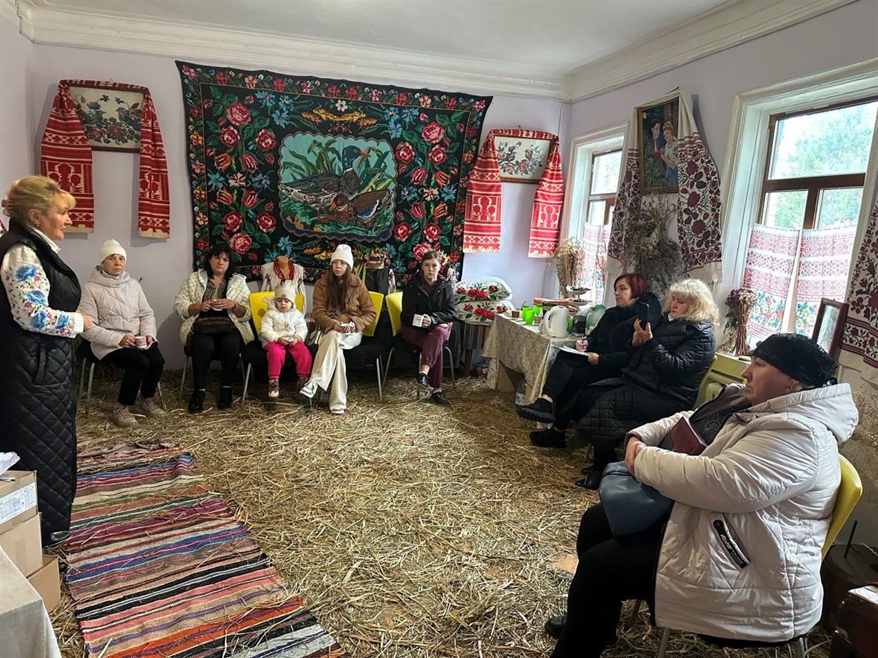 Рідні загиблих Героїв проводять свої зустрічі в центрі "Любомир" у Переяславі. 18 жовтня 2025 р. 
