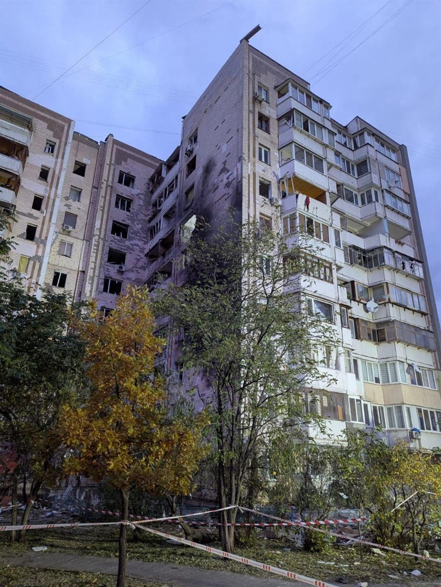 Внаслідок нічної атаки у Києві загинули троє людей, понад 30 поранені, пошкоджені житлові будинки