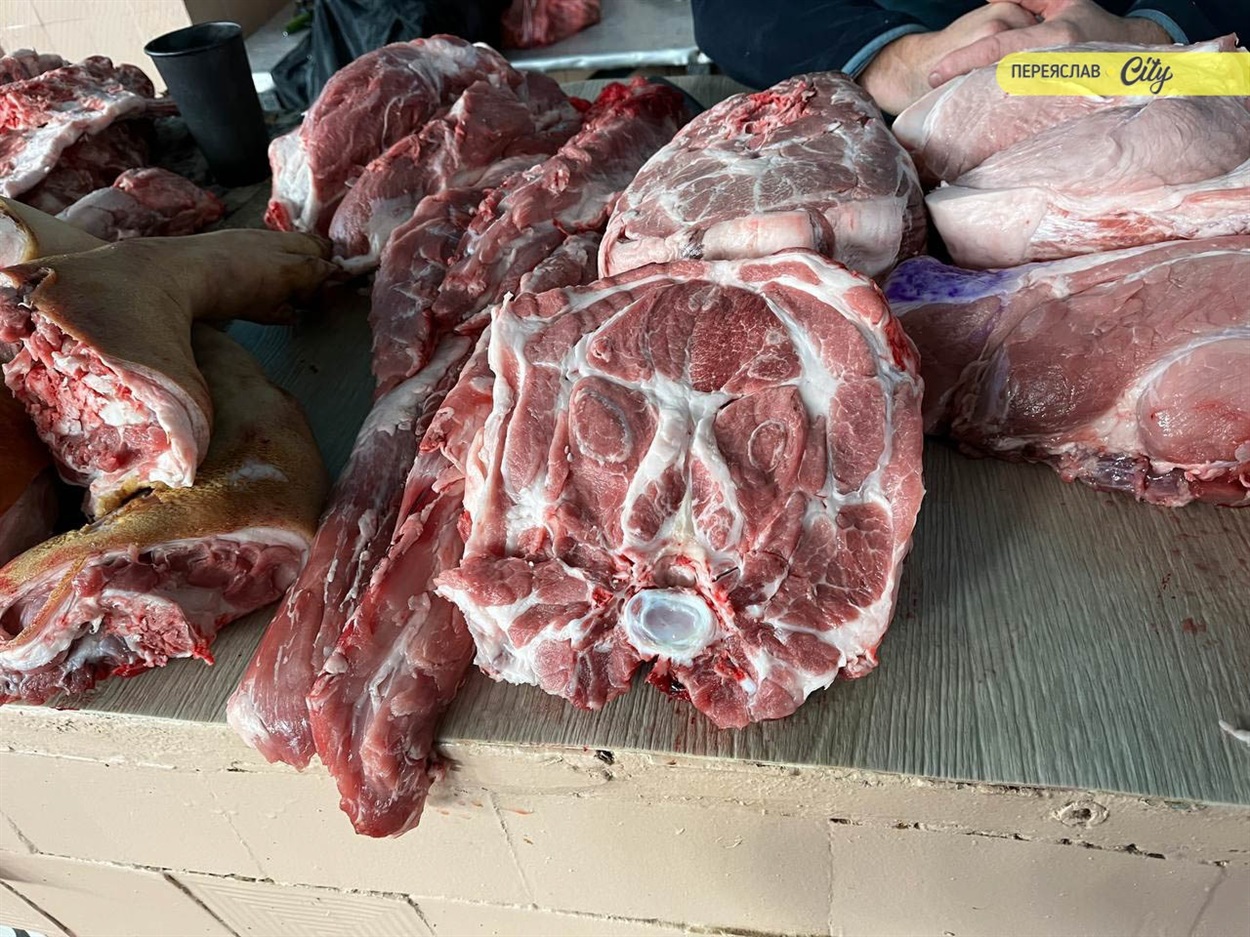 На базар у Переяславі привезли багато часнику від 100 грн за кіло, домашні яйця продавали по 90 грн