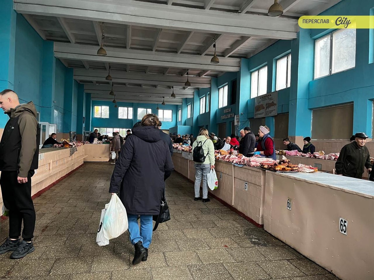 На базар у Переяславі привезли багато часнику від 100 грн за кіло, домашні яйця продавали по 90 грн
