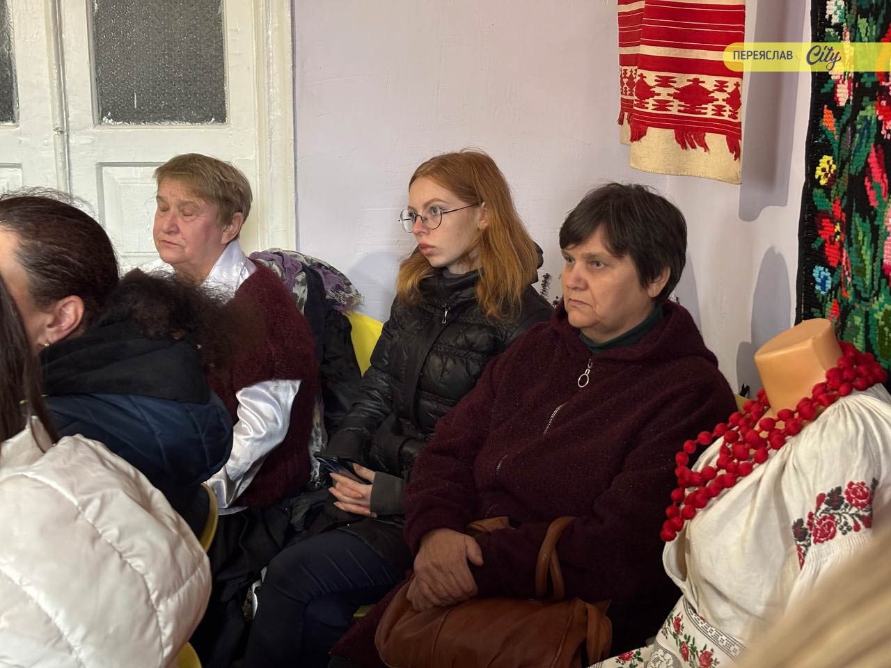 У центрі 