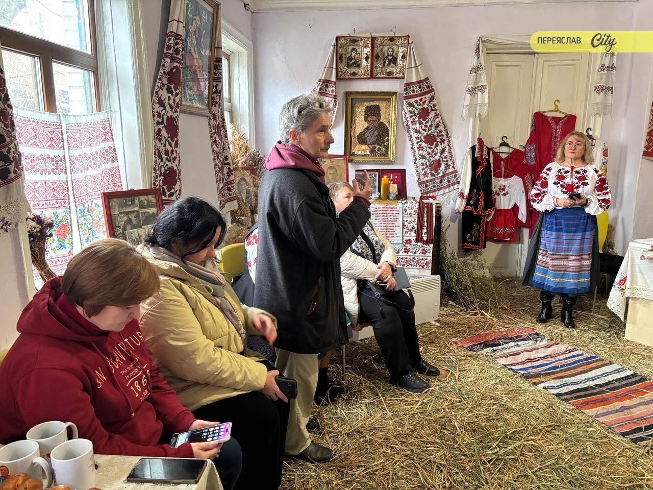 У центрі 
