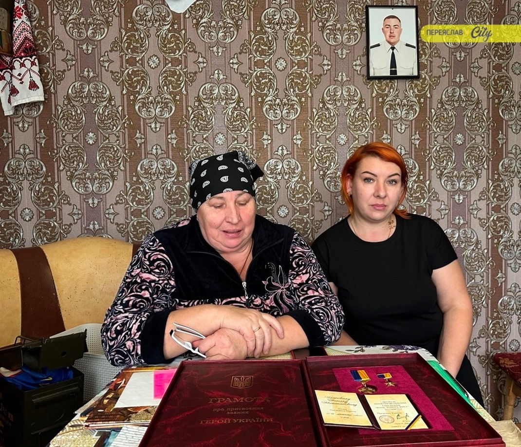 Лариса Шаповал із донькою Вікторією розповіли про сина і брата Романа – Героя України 