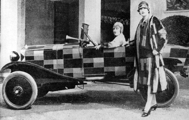 Моделі в одязі Соні Делоне