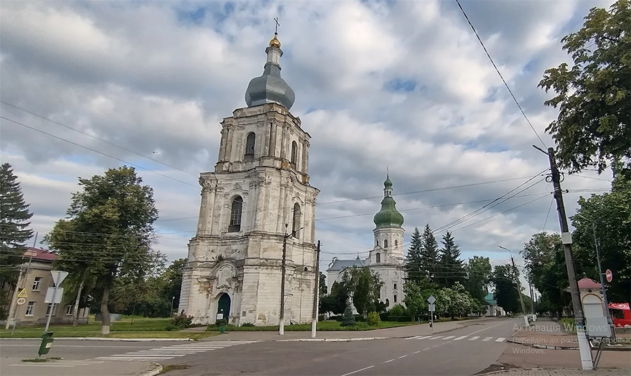 Дзвінииця та Вознесенський собор у Переяславі 