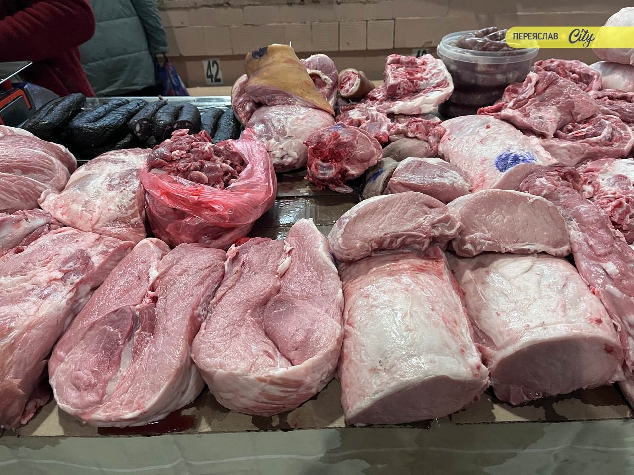 На базарі у Переяславі ціна за півторалітрову пляшку молока сягнула 75 гривень