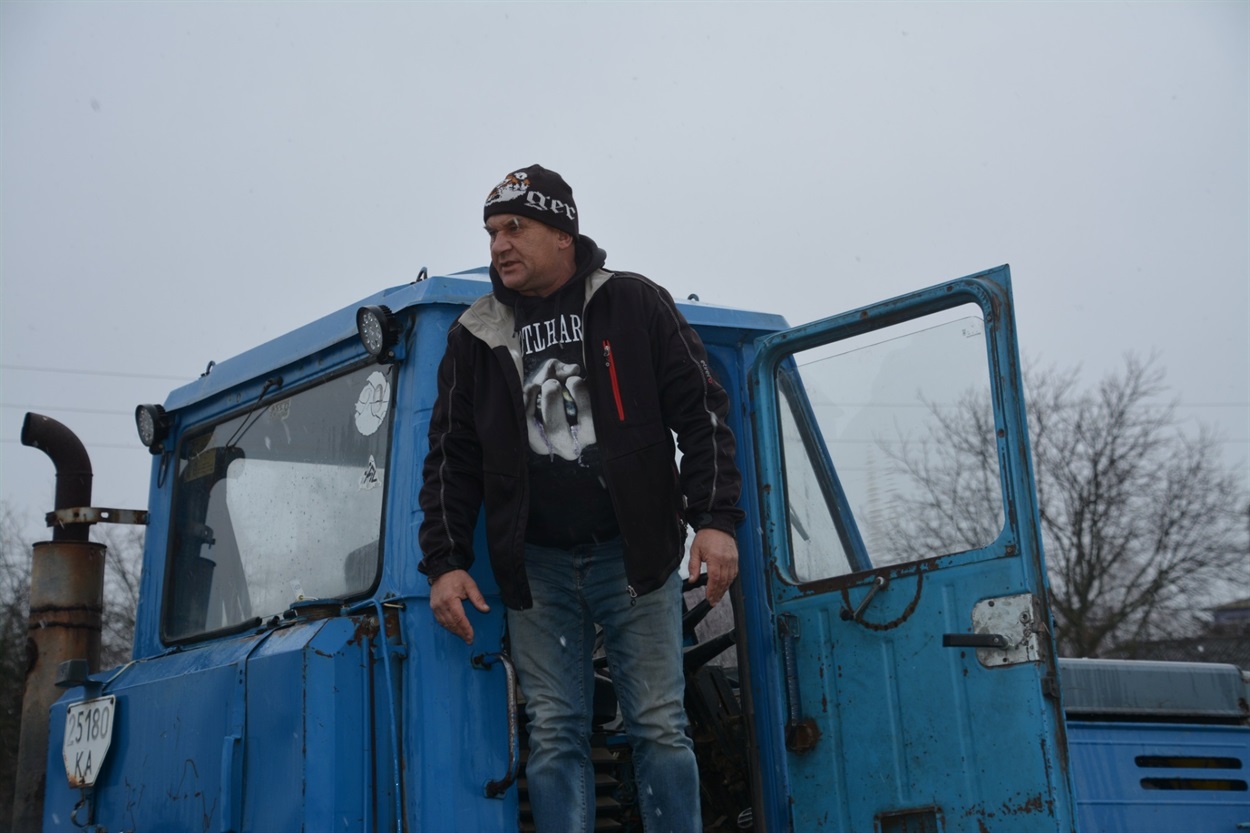 На футбольному майданчику у Студениківській громаді встановили освітлення