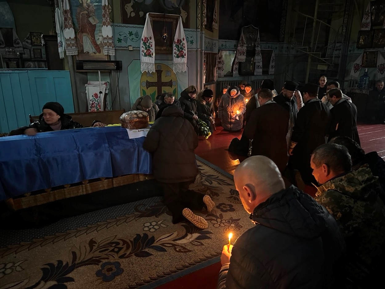 Воїна Василя Поплавського відспівали в Свято-Успенському храмі в Переяславі. 2 грудня 2025 року  