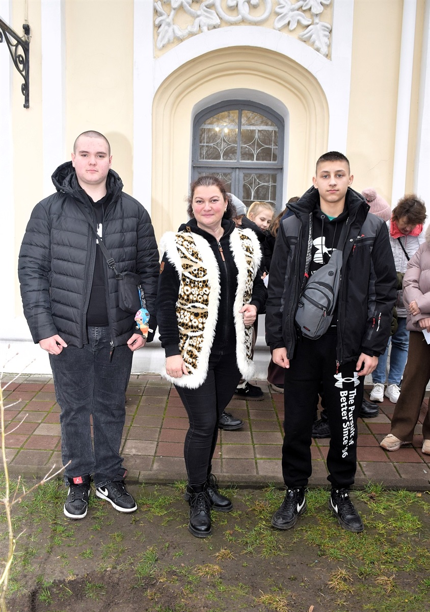 Саджанець нащадка дуба Сковороди висадили в Переяславі, його передали музейники з Харківщини