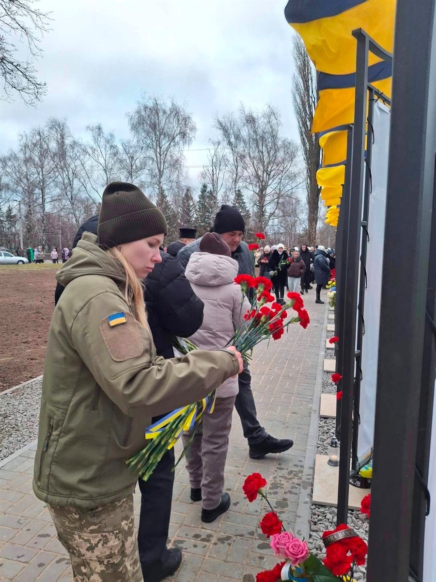 У Дівичківській громаді відкрили Алею полеглих Героїв: на ній розмістили 25 портретів