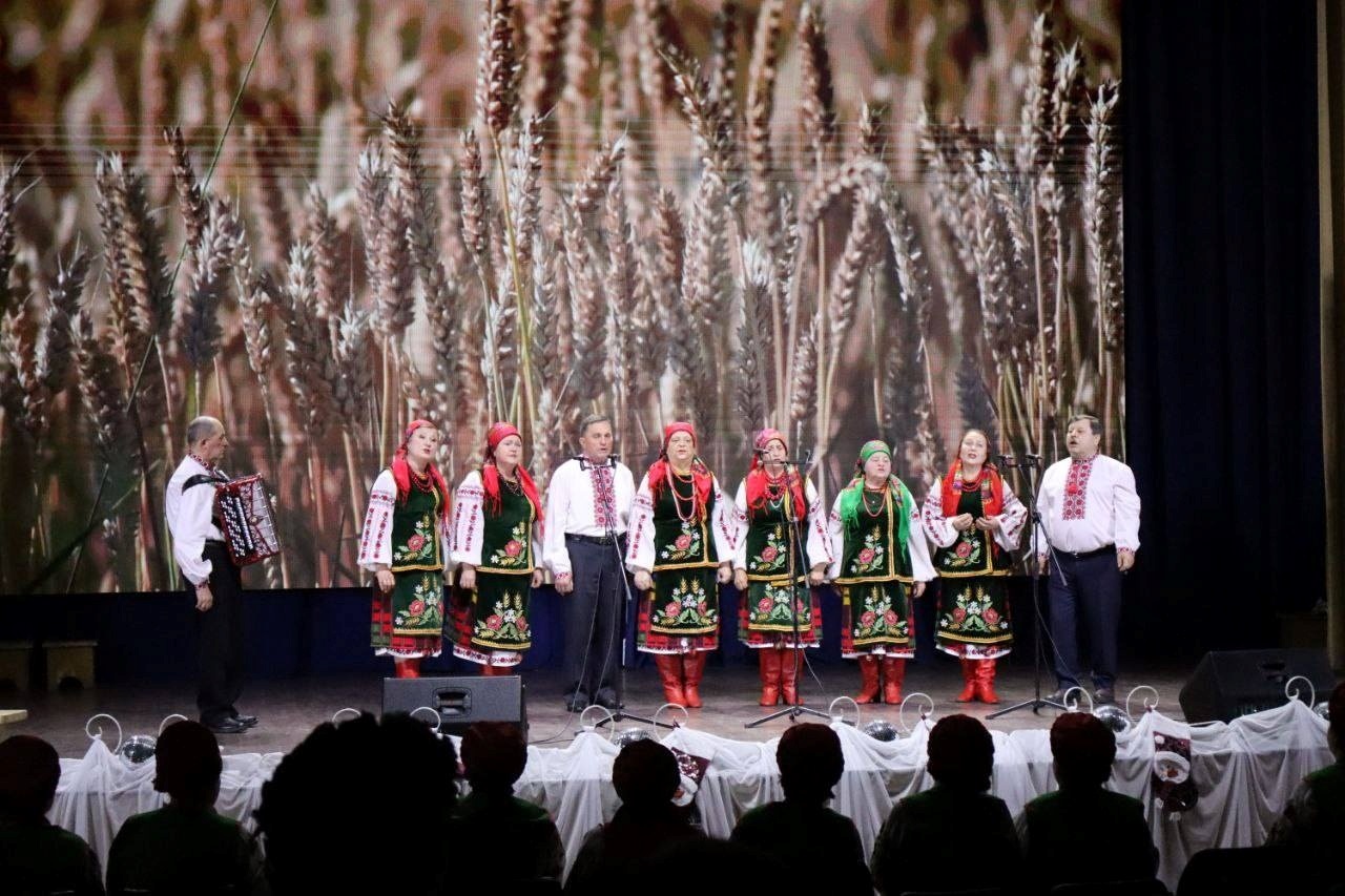 Аматорський колектив української пісні 