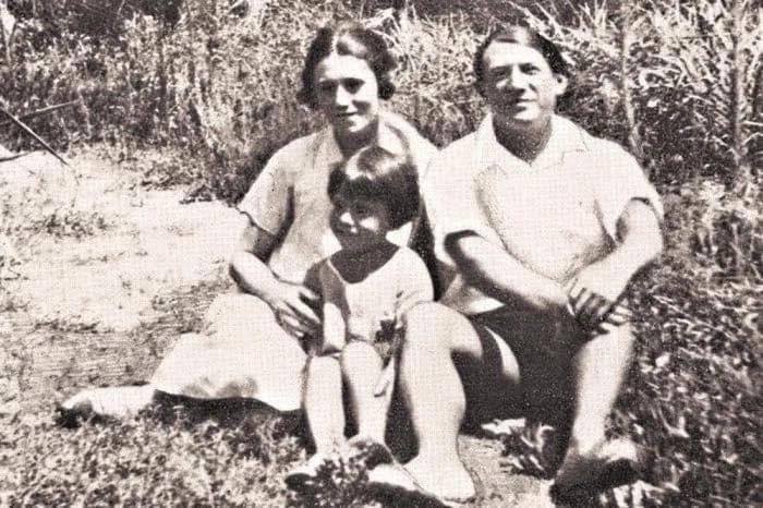 Пабло і Ольга Пікассо з сином Пауло