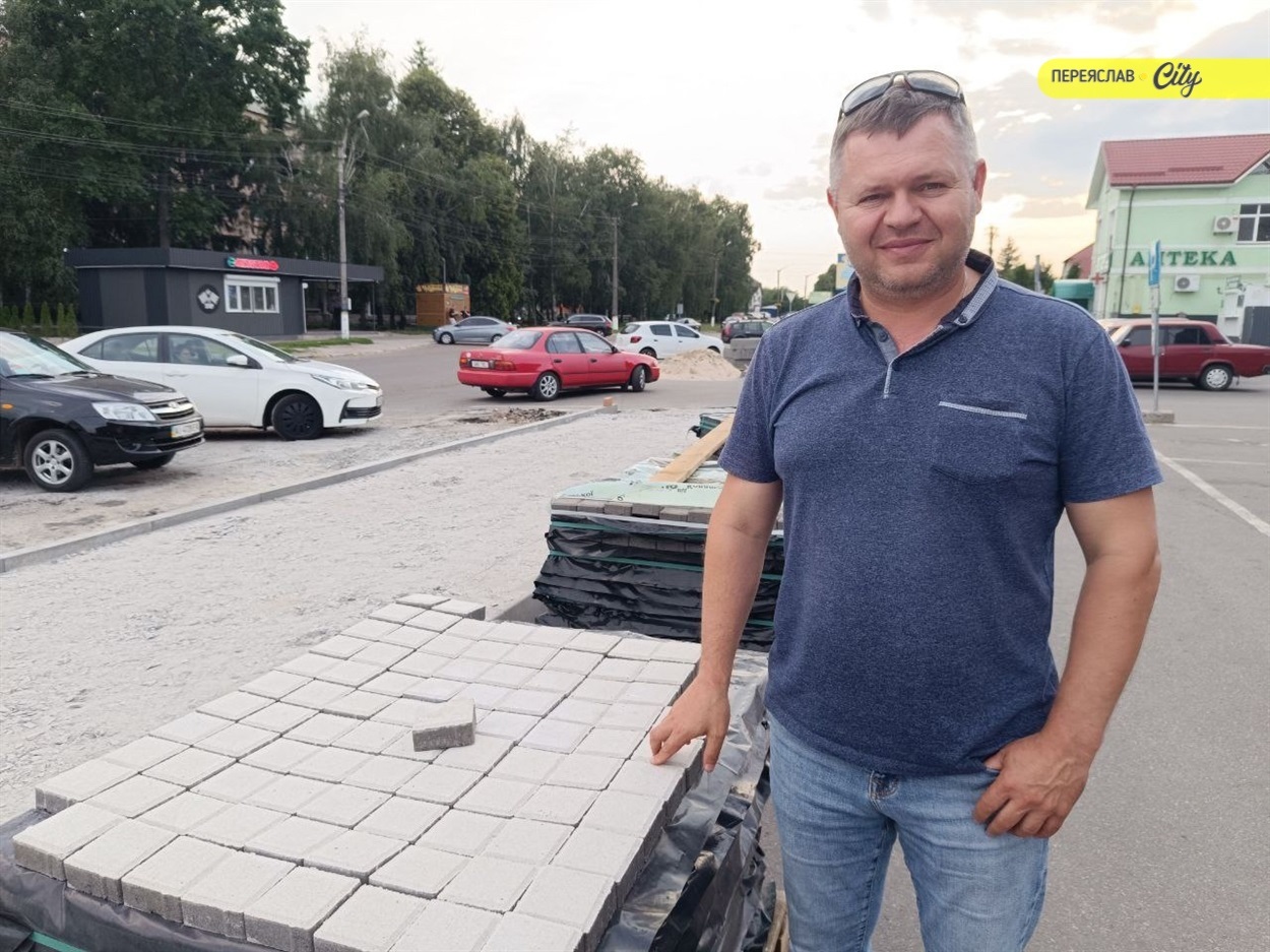 Олександр Пасічник фінансував будівництво нових тротуарів біля автостанції "Позняки". Липень, 2025 р.