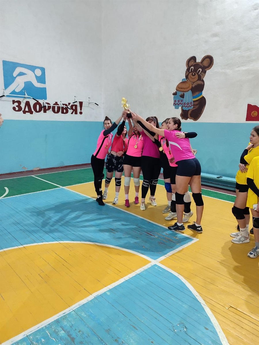 Першість з волейболу серед жіночих команд провели у Переяславі: дайджест спорту