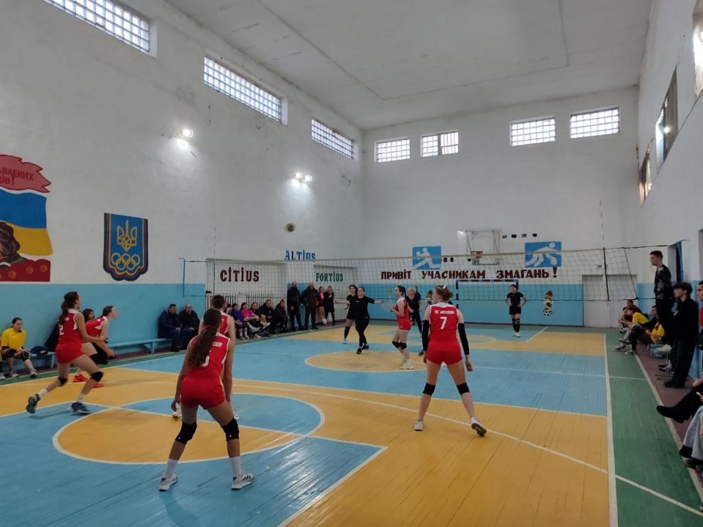 Першість з волейболу серед жіночих команд провели у Переяславі: дайджест спорту