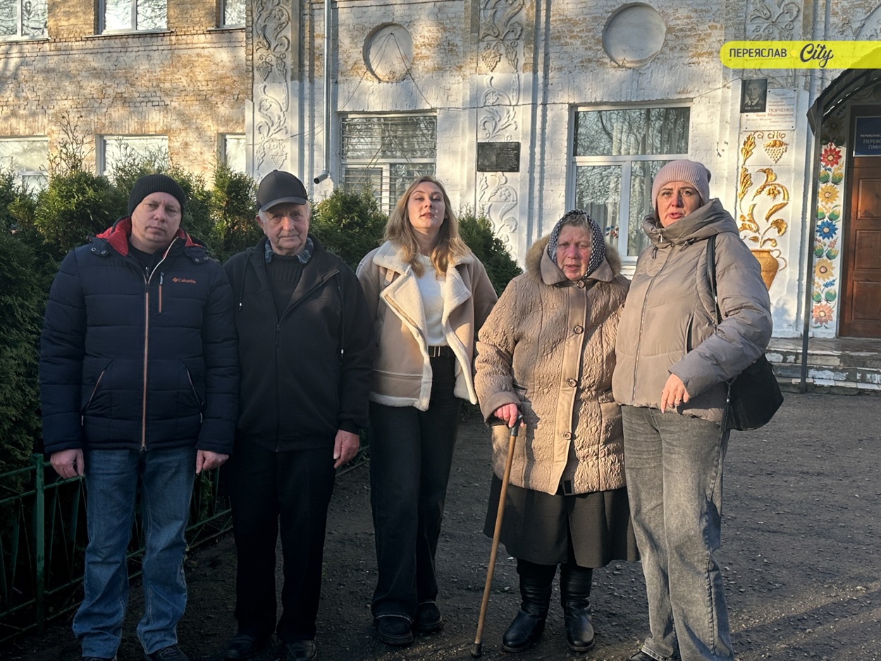 Рідні  Героя Ігоря Лихоти відкрили меморіальну  дошку на фасаді Переяславської гімназії №3.  12 грудня 2025 р.