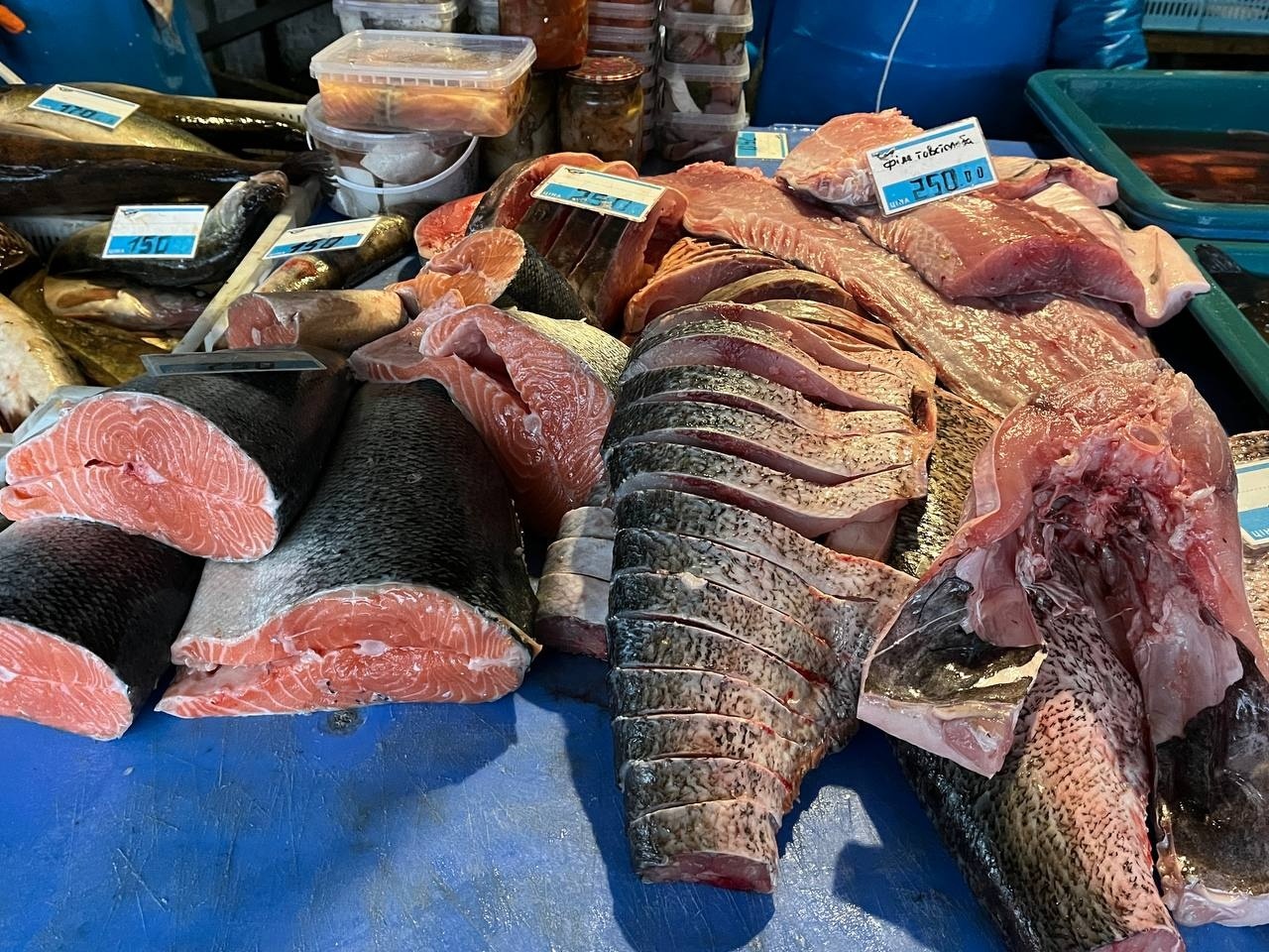 На базарі у Переяславі перед різдвяно‑новорічними святами зріс попит на свинину