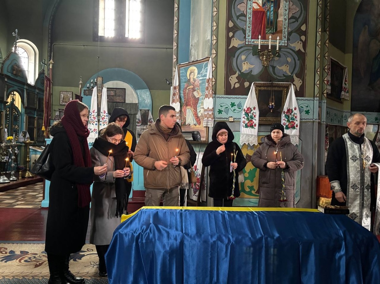 На прощанні з 24-річним командиром Денисом Лешкевичем у Переяславі було півтора десятка людей