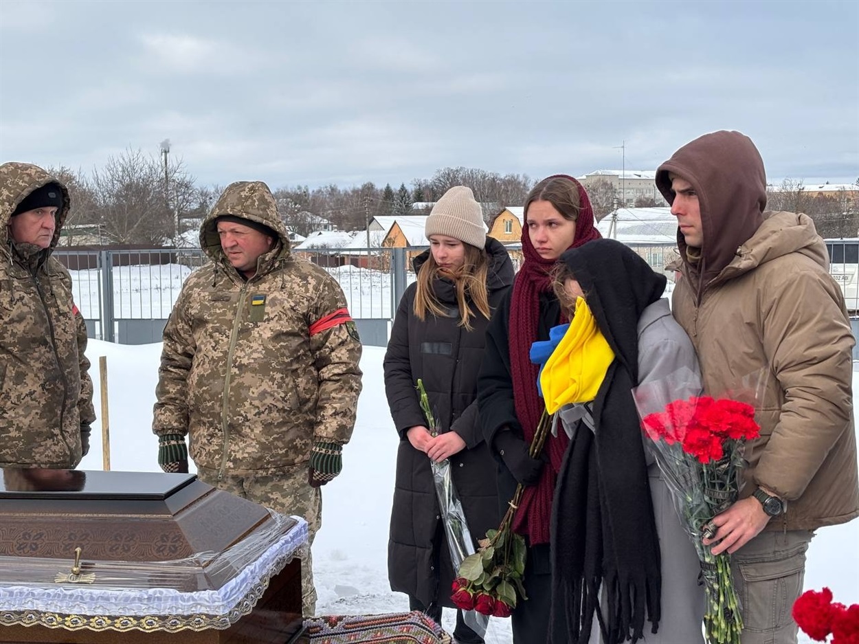 На прощанні з 24-річним командиром Денисом Лешкевичем у Переяславі було півтора десятка людей