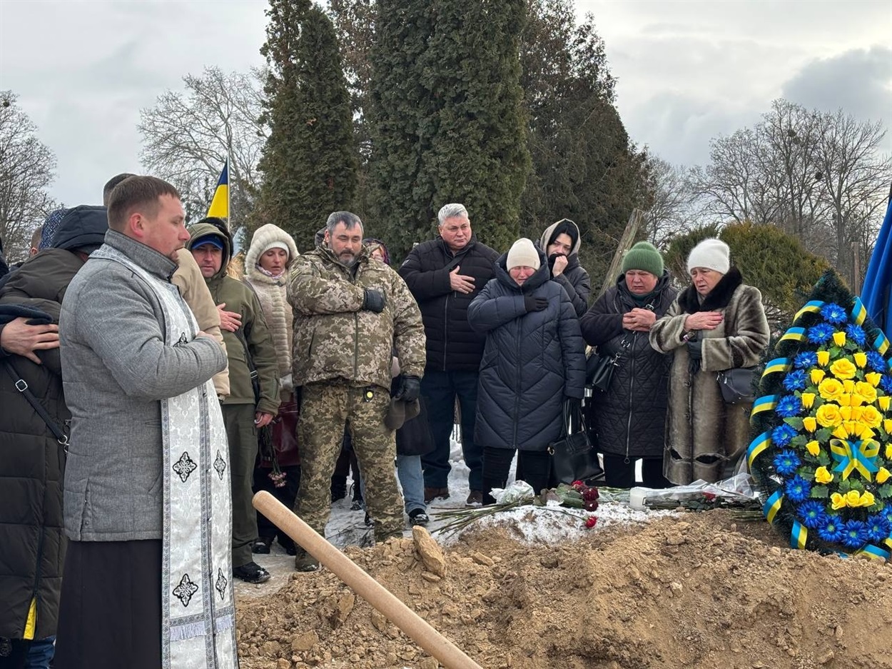 «Усе життя мріяв про небо»: Переяслав попрощався зі старшим лейтенантом Юрієм "Боїнгом" Білецьким