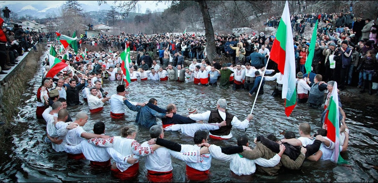 Йордановден на річці Тунджа біля болгарського міста Калофер. 2010-ті роки.