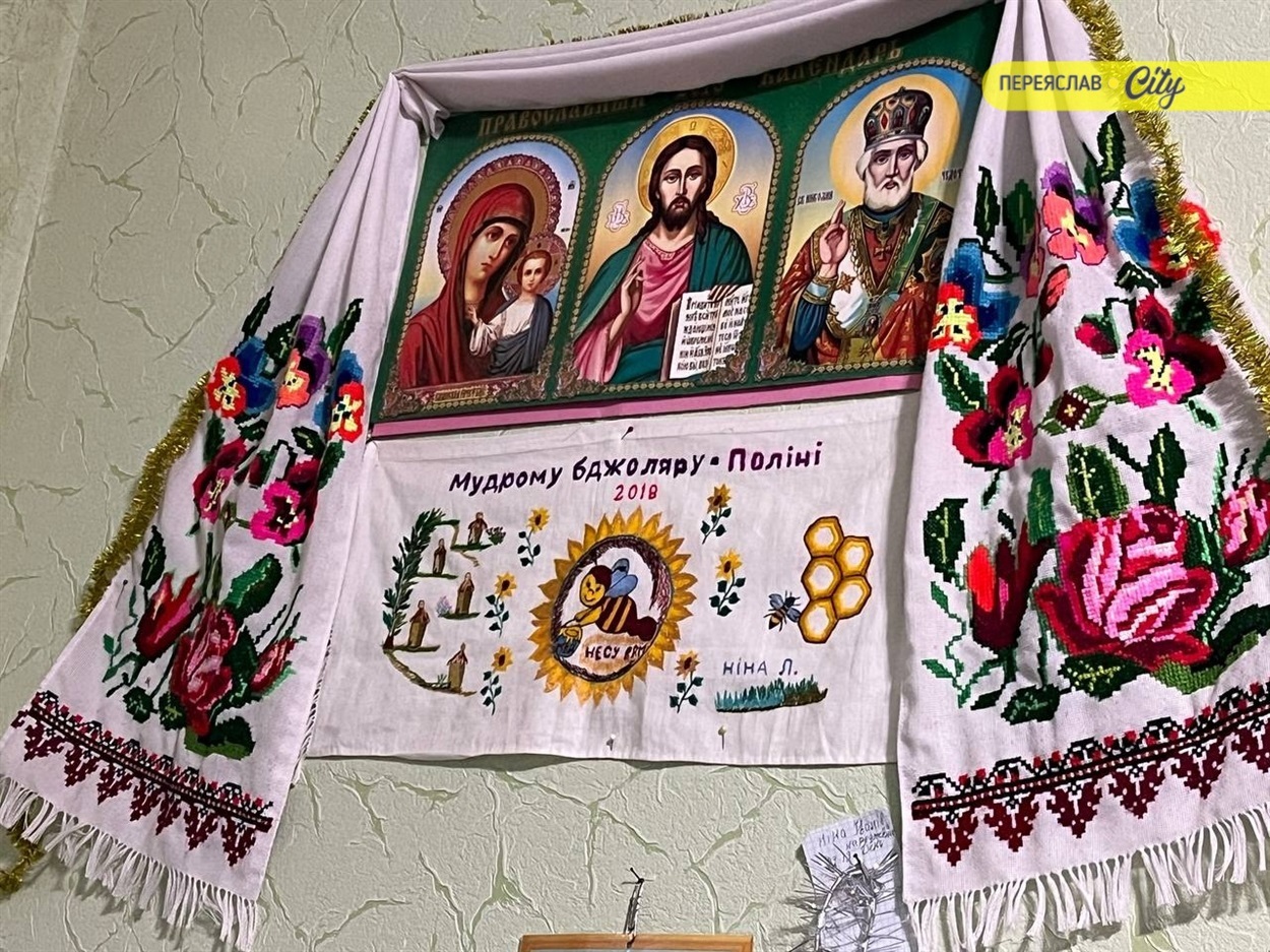 "Вижили завдяки маминій одежі": Пелагея Палатна з Переяслава зберігає сорочки, яким понад сто років