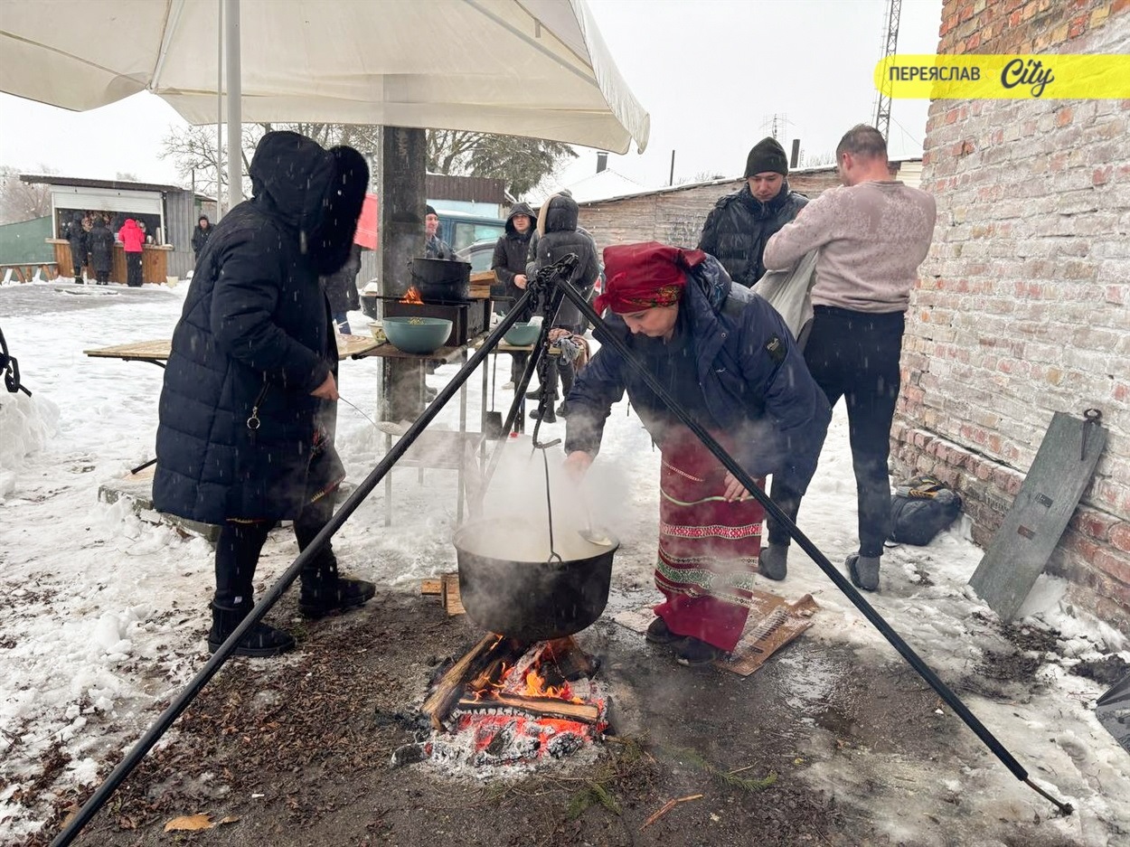 Ветерани війни з команди "Сильні Переяслава" долучилися до Водохрещенського купання в Трубежі