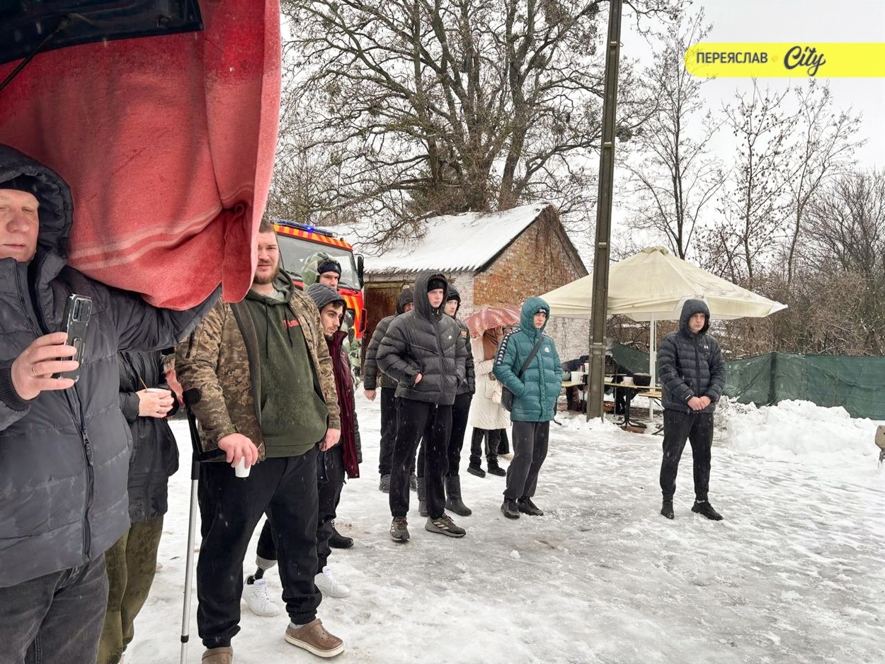 Ветерани війни з команди "Сильні Переяслава" долучилися до Водохрещенського купання в Трубежі