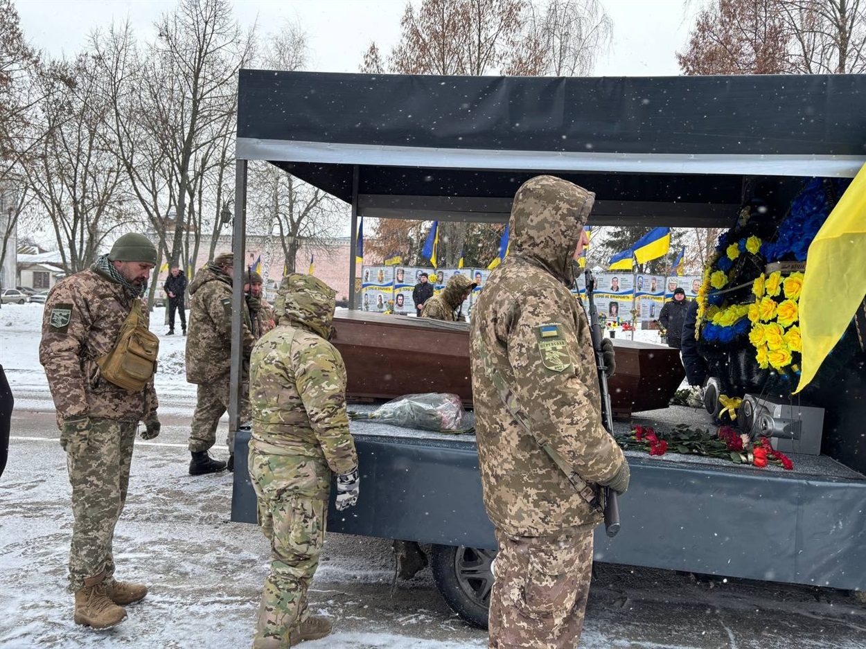 У Переяславі попрощалися із солдатом Третього армійського корпусу Віталієм «Дядьою» Романом