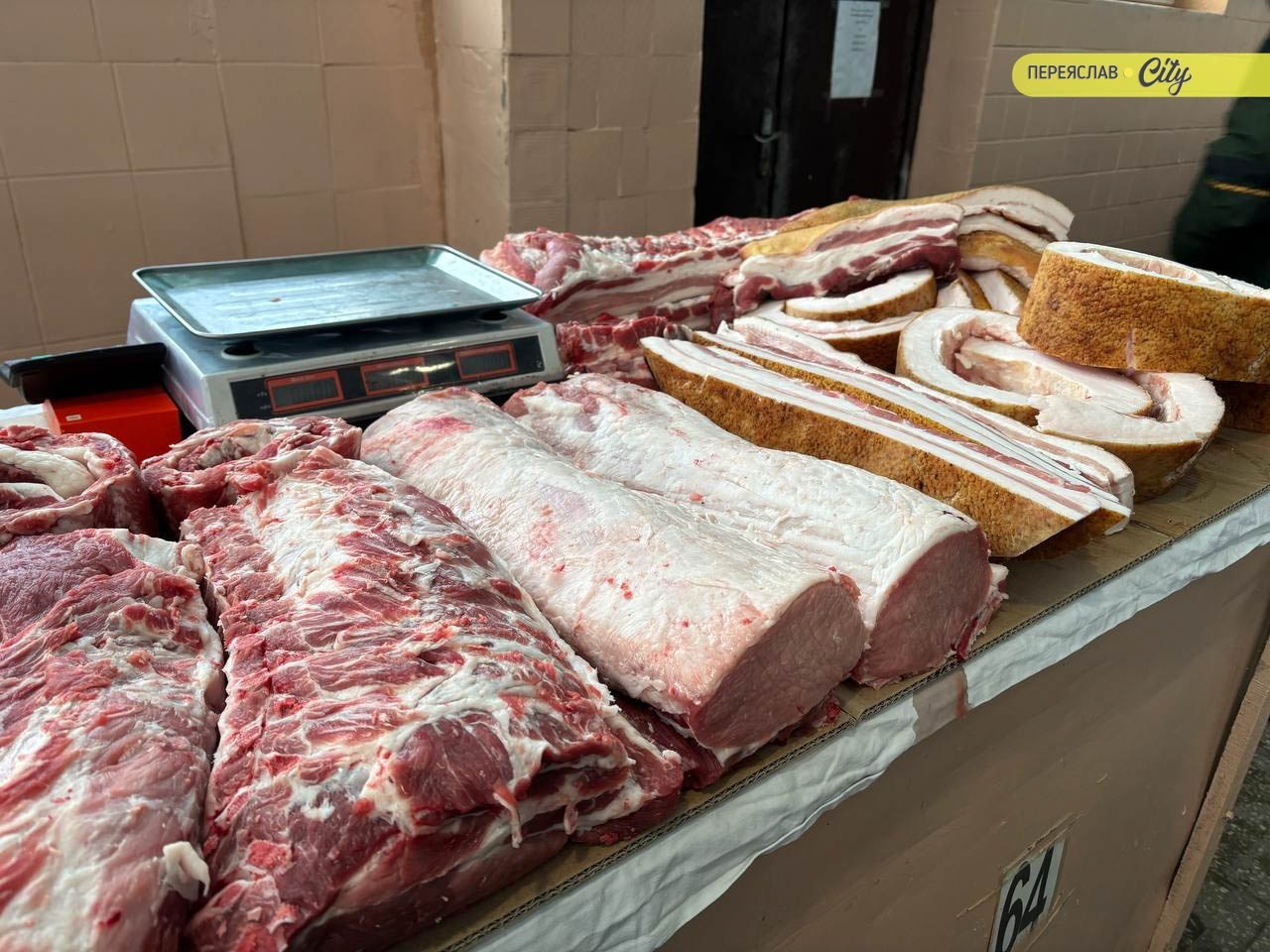 На базарі у Переяславі подорожчало вершкове масло, зріс попит на сало