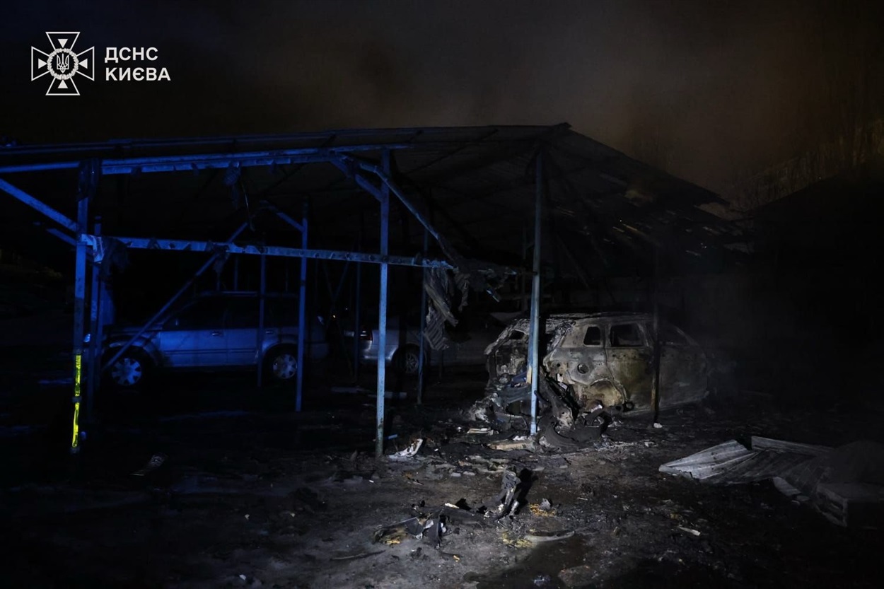 Нічна атака на Київ і область: загинула людина, восьмеро поранених, є пошкодження