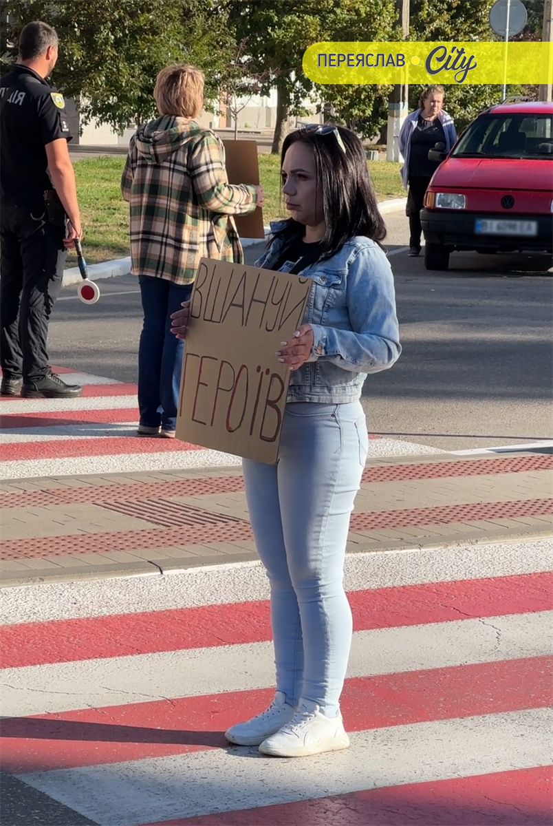 Журналістки Переяслав. City зняли серію коротких відео про акцію Хвилини мовчання та з рідними Зниклих безвісти захисників. На фото Марина Хандошко 