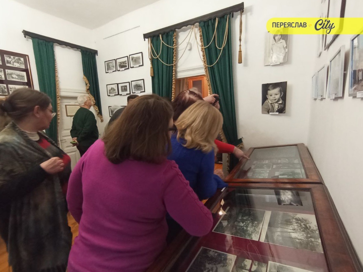 У Переяславі відкрили іменну виставку колишнього фотографа заповідника Володимира Воловика