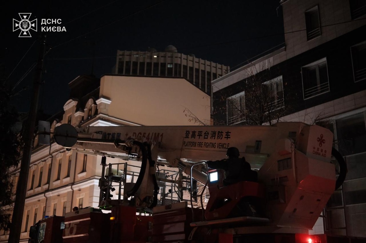 Наслідки нічної атаки на Київ і область: є постраждалі, пошкоджено інфраструктуру