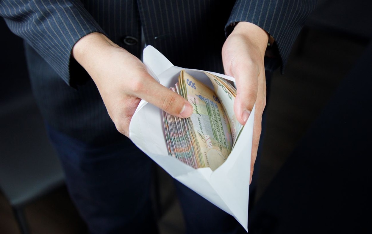 Скільки готівки в українців на руках 