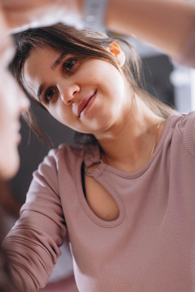 Природну красу брів та вій підкреслює майстриня Юлія Довга із Переяслава