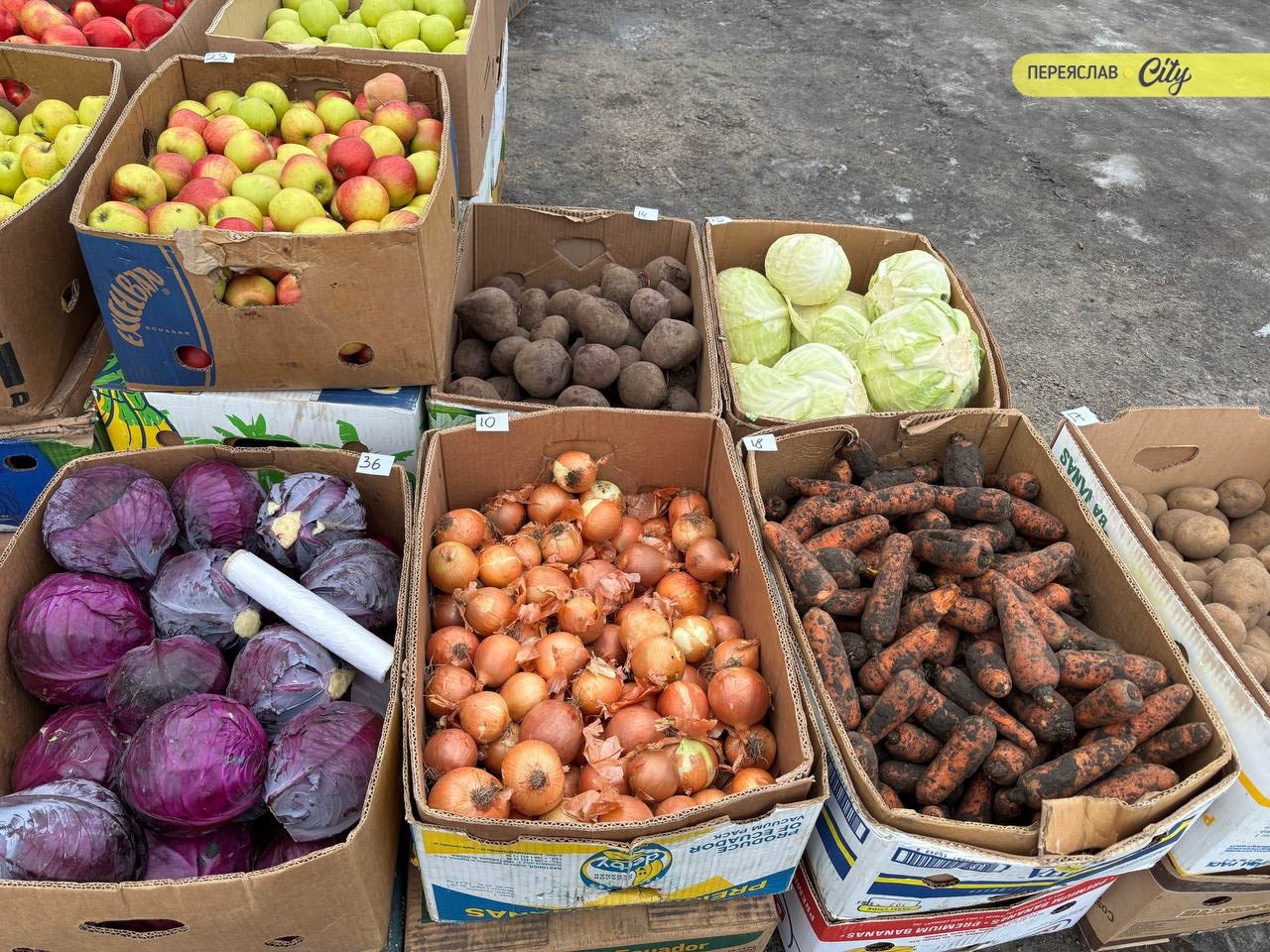 На базарі у Переяславі розкупили сало та здір, які довше зберігаються без холодильника