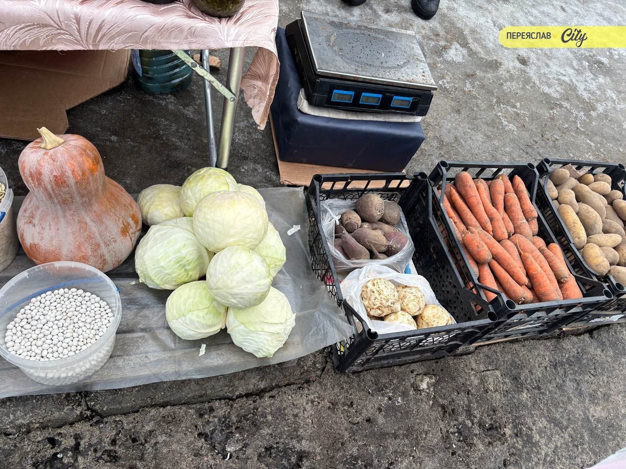 На базарі у Переяславі розкупили сало та здір, які довше зберігаються без холодильника
