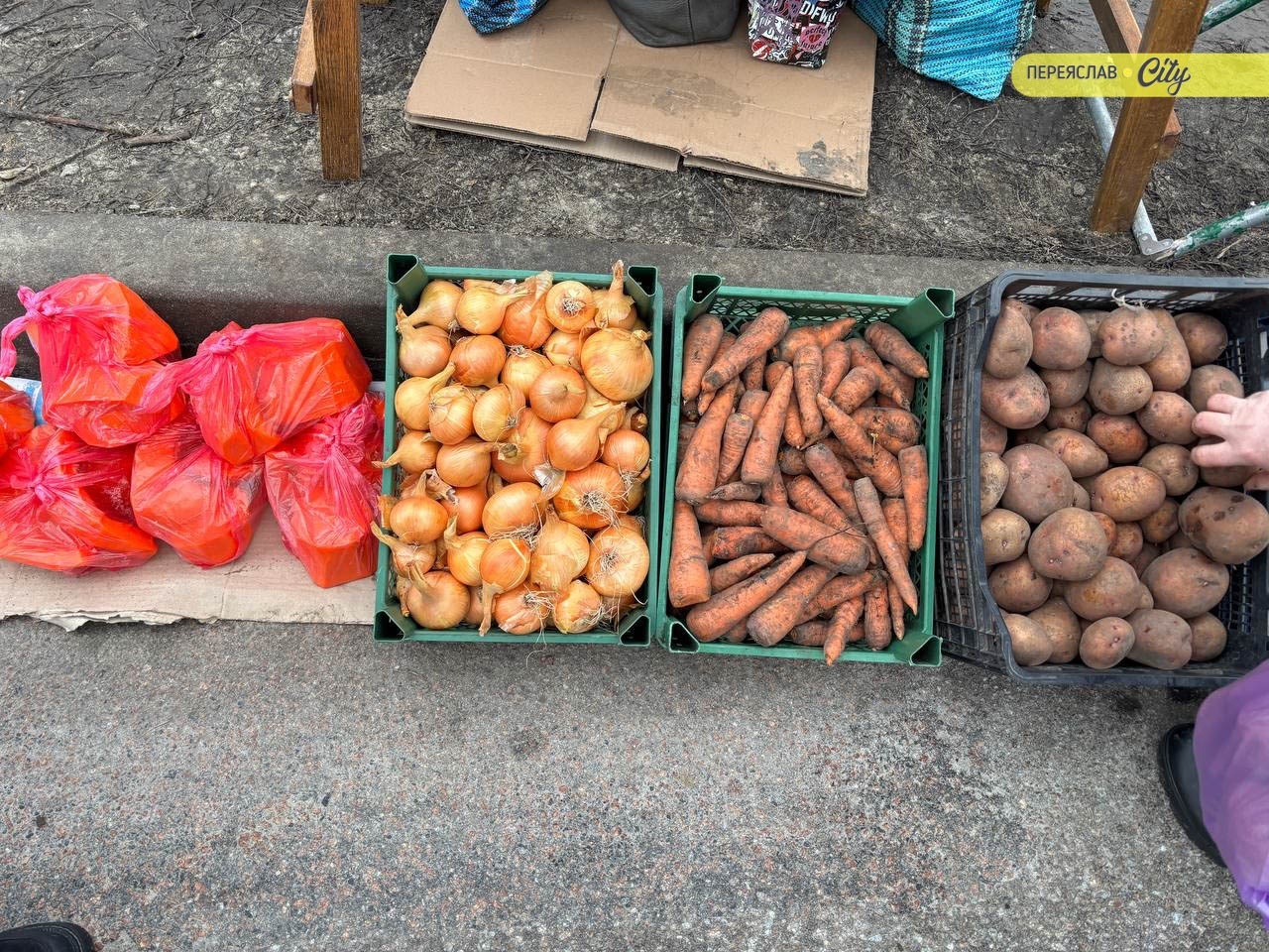 На базарі у Переяславі розкупили сало та здір, які довше зберігаються без холодильника