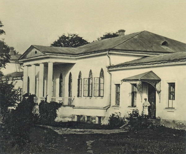 Родовий маєток у Нескучному