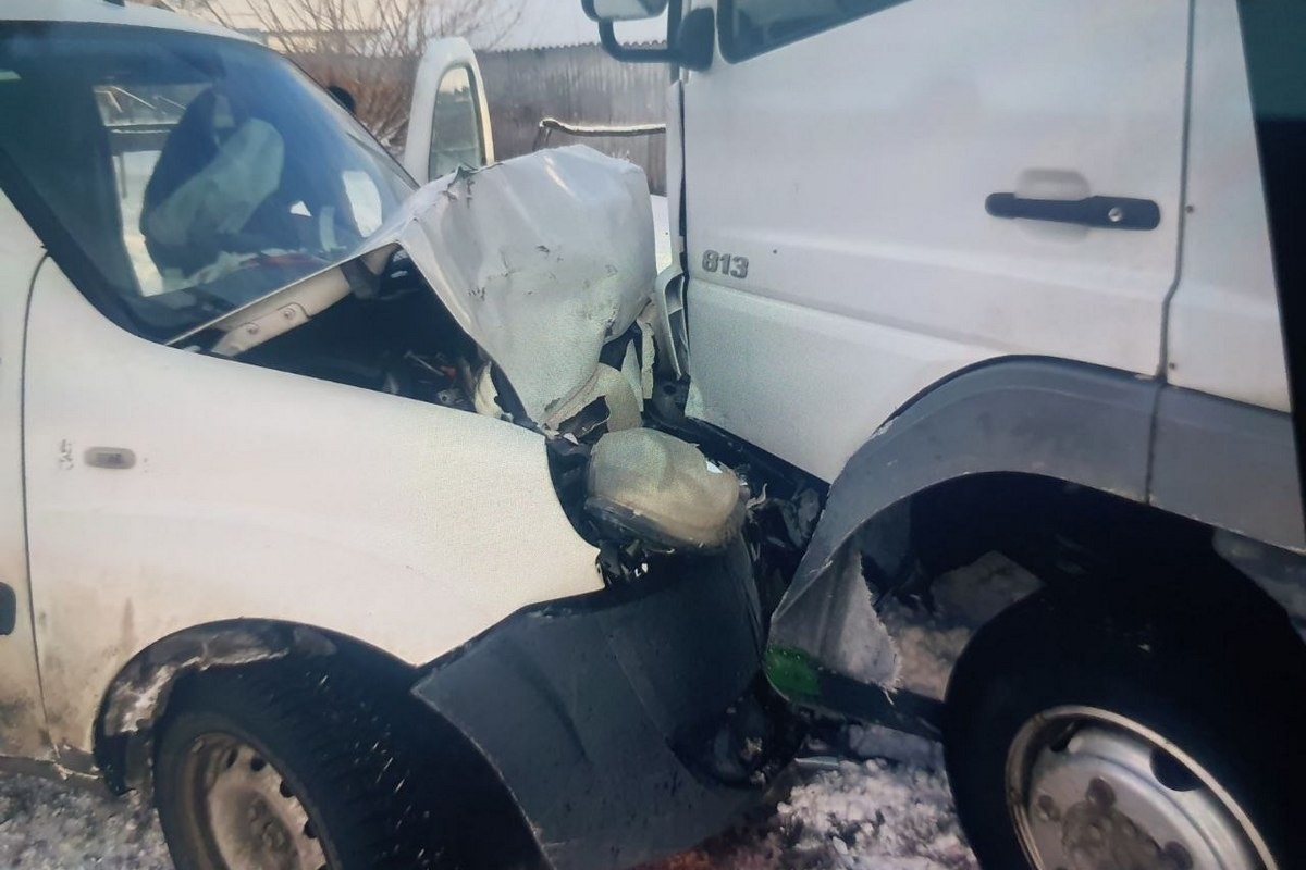 ДТП у Дівичках між Mercedes Atego та Seat