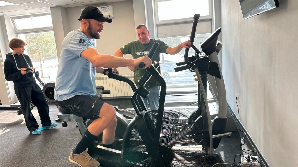 У с. Мирному відкрили тренажерний зал для адаптивного спорту військових і ветеранів завдяки проєкту "Час діяти, Нестримні" та програмі "МХП Поруч"